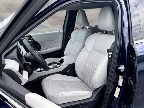 Used 2025 Mitsubishi Outlander SEL FWD image 21