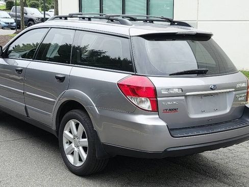 Used 2008 Subaru Outback 2.5i L.L. Bean AWD/4WD image 5