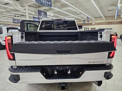 Used 2024 GMC Sierra 2500 Denali w/ Technology Package AWD/4WD image 15
