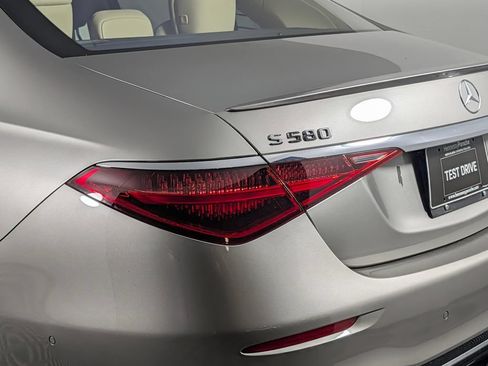 Used 2024 Mercedes-Benz S 580 4MATIC Sedan image 16