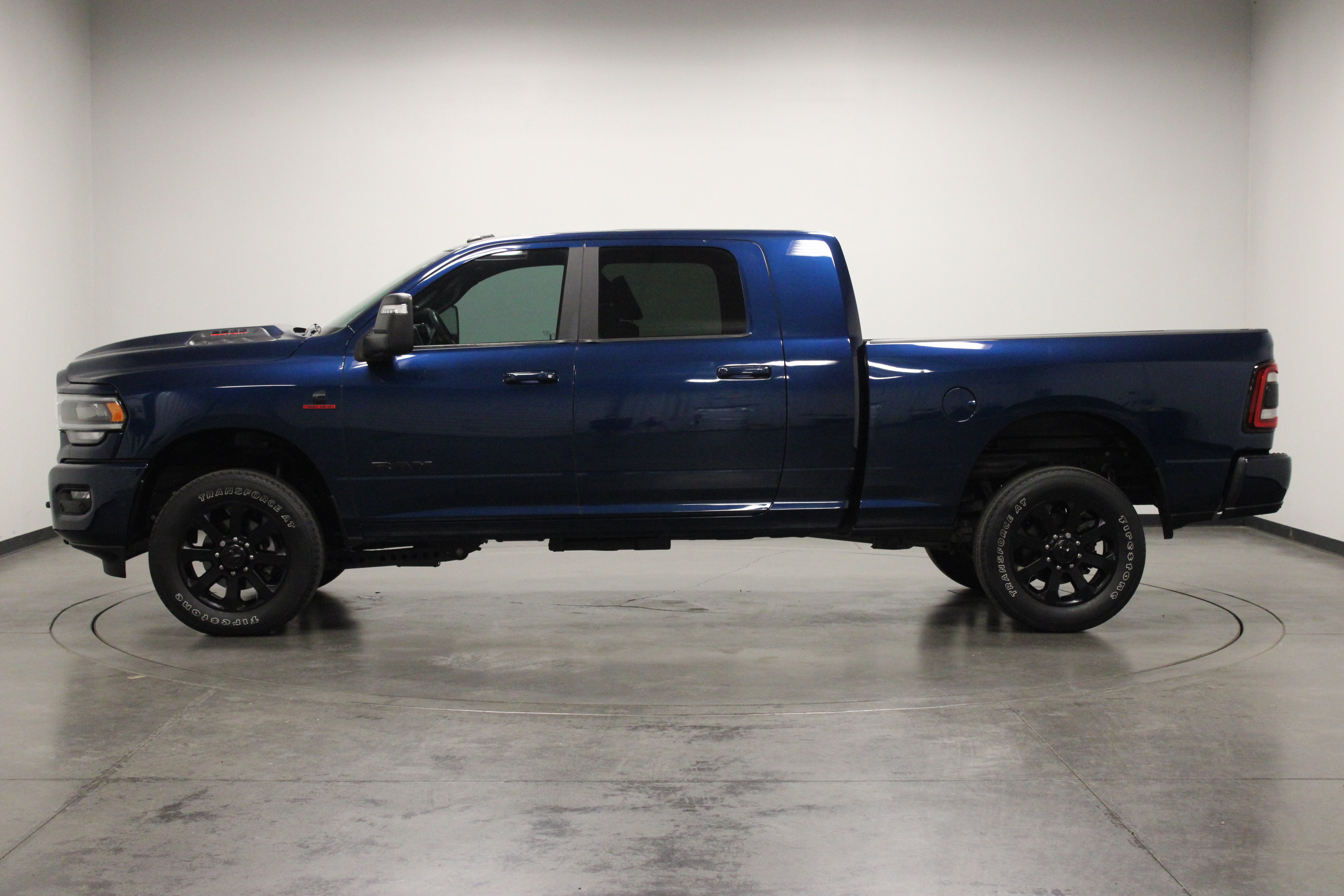 Used 2023 RAM 2500 Laramie AWD/4WD image 5