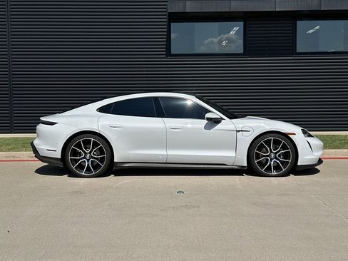 Used 2023 Porsche Taycan image 8