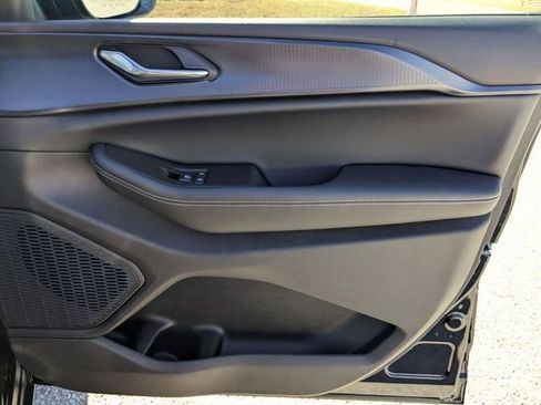 New 2025 Jeep Grand Cherokee Laredo RWD image 40