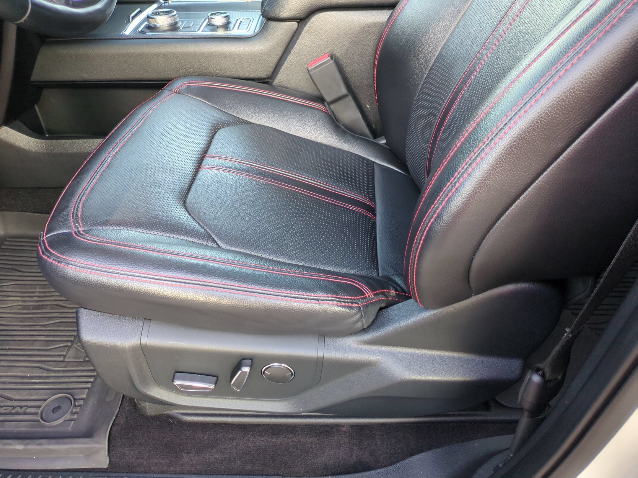 Used 2021 Ford Expedition Limited AWD/4WD image 17