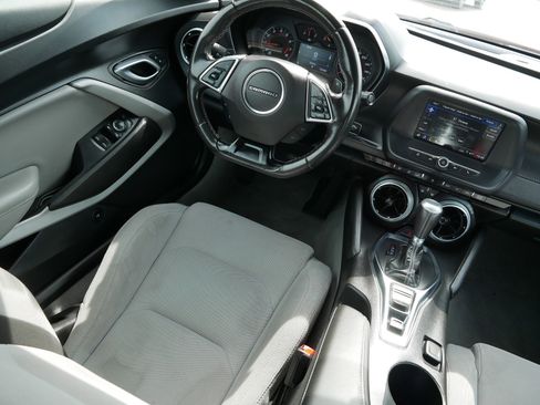 Used 2023 Chevrolet Camaro LT RWD image 9