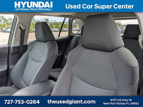 Used 2023 Toyota RAV4 XLE w/ Convenience Package FWD image 7