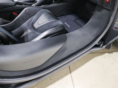 Used 2018 McLaren 720S image 47