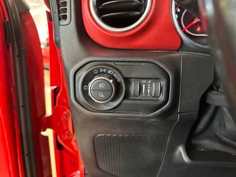 Used 2020 Jeep Gladiator Rubicon AWD/4WD image 23