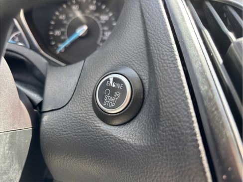 Used 2015 Ford Focus Titanium FWD image 25