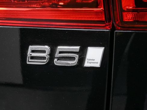 Certified 2023 Volvo XC60 B5 Ultimate w/ Climate Package FWD image 39
