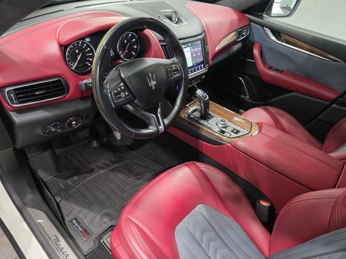 Used 2021 Maserati Levante GranLusso AWD/4WD image 7