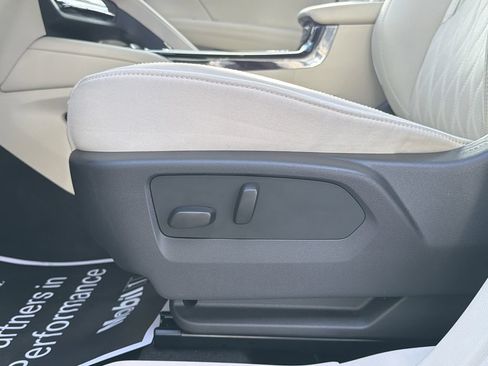Used 2023 Buick Envision Avenir FWD image 22