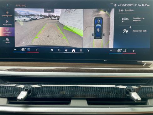 Used 2024 BMW X7 xDrive40i w/ M Sport Package image 28