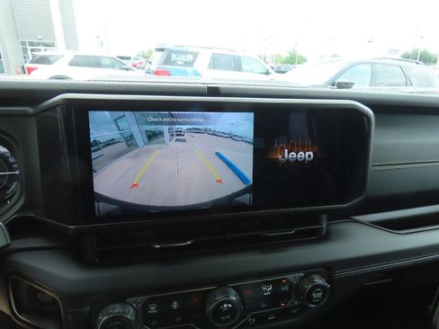 Used 2024 Jeep Wrangler Sahara w/ Safety Group image 31