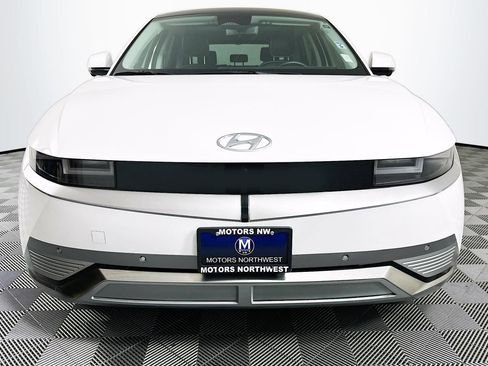 Used 2024 Hyundai Ioniq 5 Limited image 2