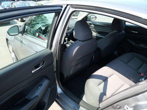 Used 2019 Nissan Altima 2.5 S FWD image 23