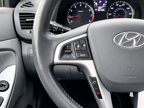 Used 2012 Hyundai Accent SE image 15