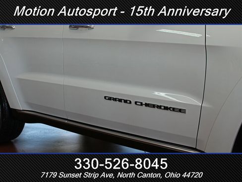 Used 2017 Jeep Grand Cherokee Summit AWD/4WD image 52