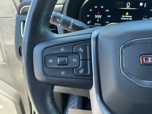 Used 2022 GMC Yukon SLT w/ SLT Luxury Package AWD/4WD image 16