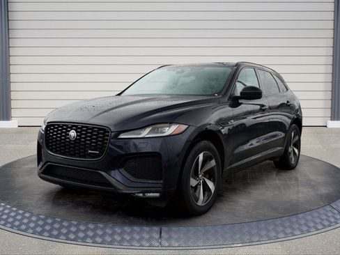Used 2025 Jaguar F-PACE R-Dynamic S image 3