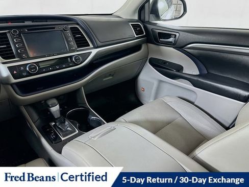 Used 2018 Toyota Highlander Limited Platinum image 25