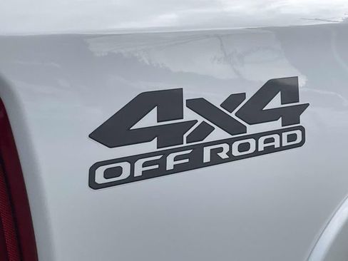 Used 2020 RAM 1500 Laramie w/ Off Road Group AWD/4WD image 8