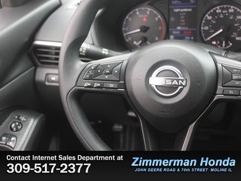Used 2024 Nissan Altima 2.5 S FWD image 10