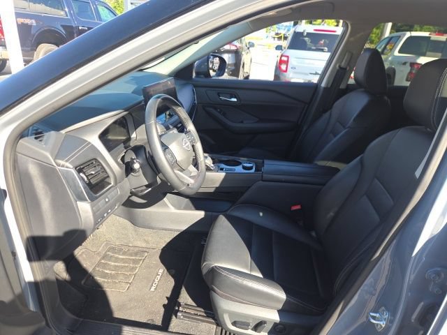 Used 2026 Nissan Rogue SL AWD/4WD image 16