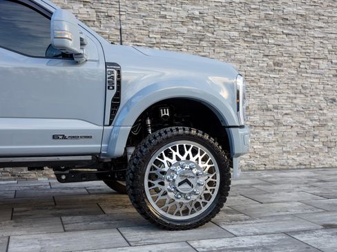 Used 2025 Ford F450 Platinum image 9