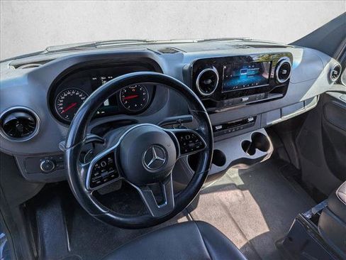 Used 2021 Mercedes-Benz Sprinter 1500 image 9