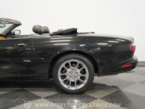 Used 2002 Jaguar XK8 Convertible image 24