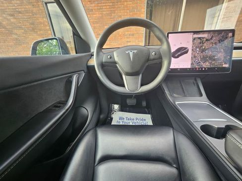 Used 2022 Tesla Model Y Long Range AWD/4WD image 4