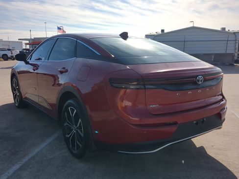 Used 2023 Toyota Crown Limited image 6