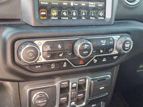 Used 2021 Jeep Wrangler Unlimited Sahara AWD/4WD image 10