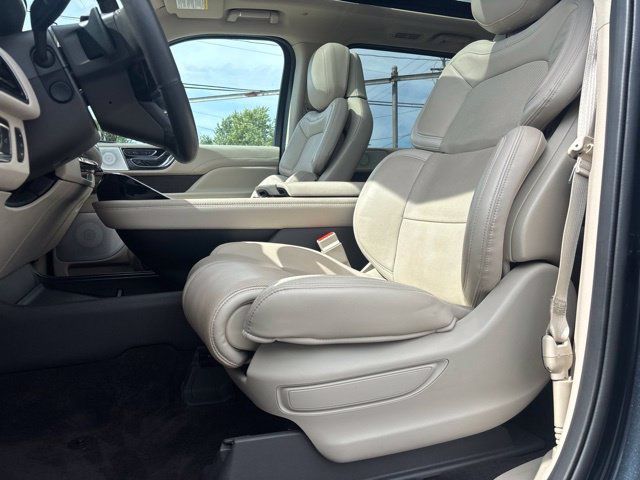 Used 2021 Lincoln Navigator Reserve w/ Luxury Package AWD/4WD image 12