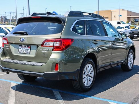 Used 2017 Subaru Outback 2.5i Premium w/ Popular Package #2 AWD/4WD image 23