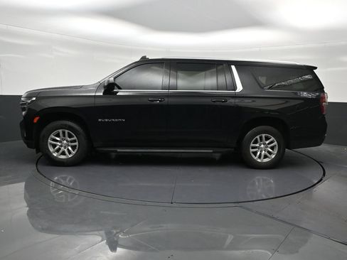 Used 2023 Chevrolet Suburban LT AWD/4WD image 2