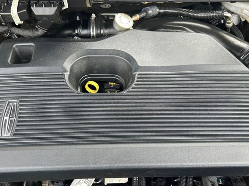 Used 2019 Lincoln Nautilus Reserve image 14