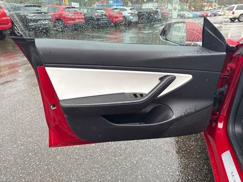 Used 2018 Tesla Model 3 Long Range image 15