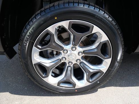 Used 2019 RAM 1500 Limited AWD/4WD image 38