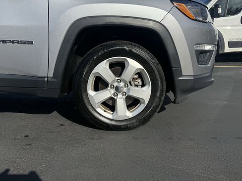 Used 2019 Jeep Compass Latitude w/ Cold Weather Group image 10