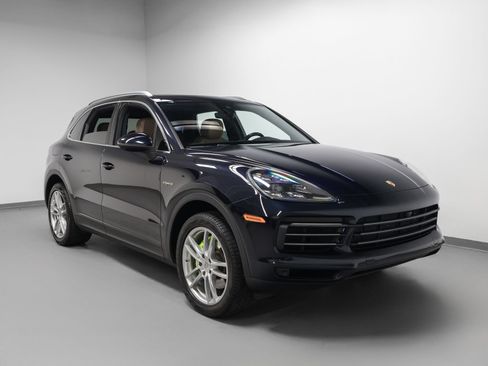 Certified 2019 Porsche Cayenne E-Hybrid AWD/4WD image 10