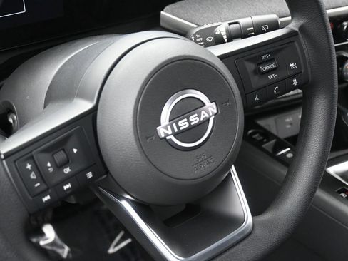 New 2026 Nissan Kicks SV image 13