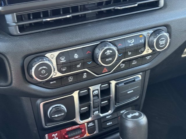 Used 2024 Jeep Wrangler Unlimited Sport AWD/4WD image 32