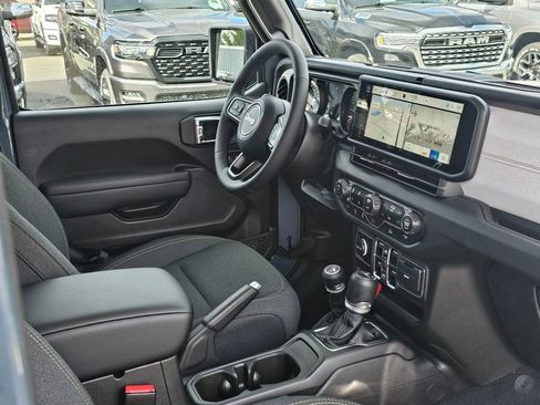 New 2025 Jeep Gladiator Sport image 11