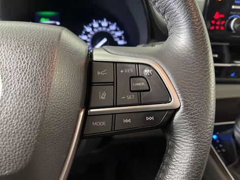 Certified 2023 Toyota Sienna XLE image 27