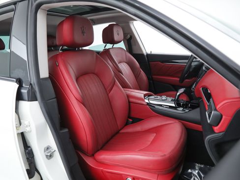 Certified 2022 Maserati Levante GT image 13