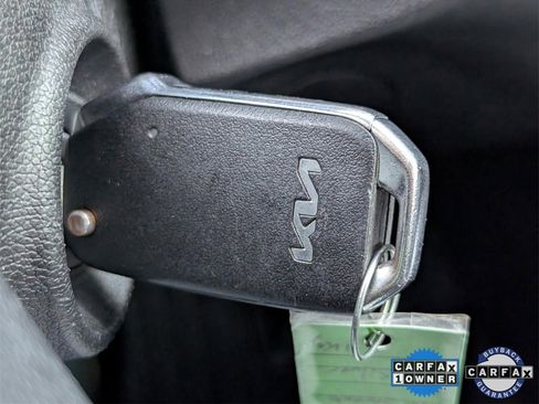 Used 2022 Kia Sorento LX image 31