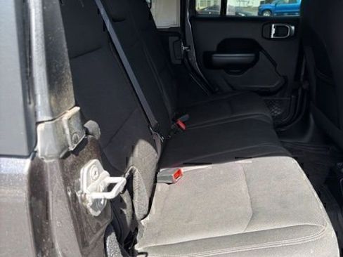 Used 2018 Jeep Wrangler Unlimited Sport S AWD/4WD image 12