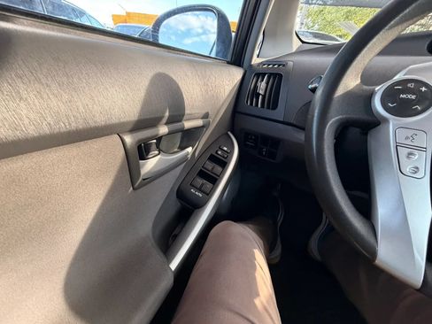 Used 2010 Toyota Prius Five FWD image 35